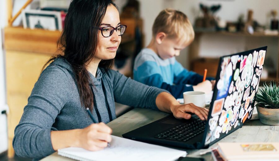 home female woman computer laptop education people internet young technology lifestyle indoor person t20 8Oodmz